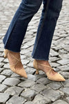 CROSS-STRAP PUMPS